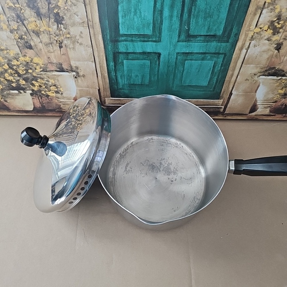 Farberware 10/18 Stainless Steel 3Qt Sauce Pan with Lid